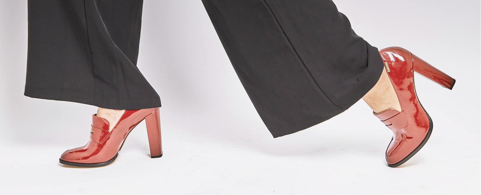 Fashion Shoe Store -Fashion Shoe Store pexels elsimage 1228626